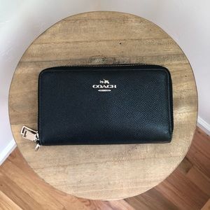 Coach zip around leatherwallet